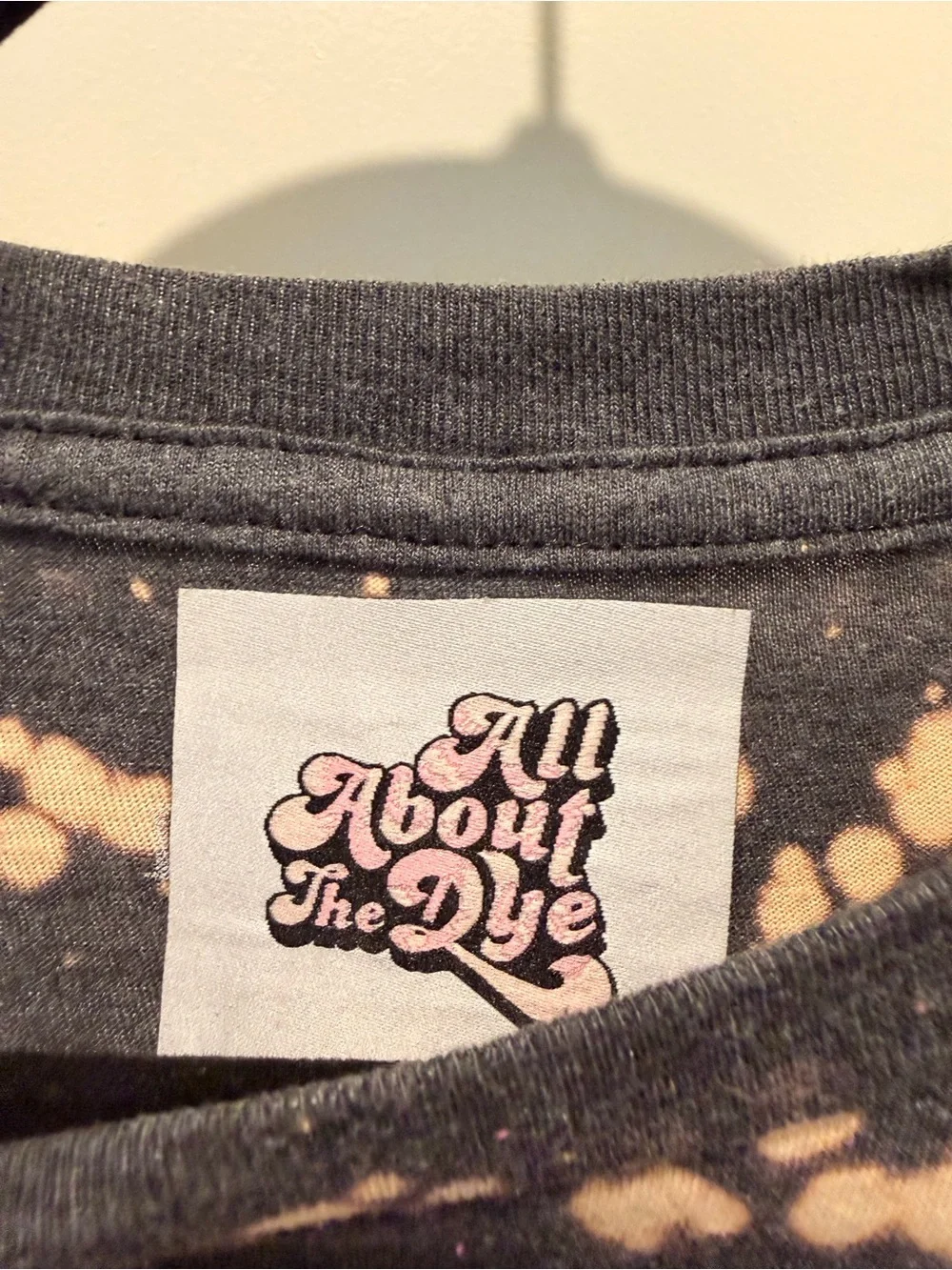 All About The Dye Hakuna Matata Bleach Splatter
Graphic Size M - Picture 3 of 5